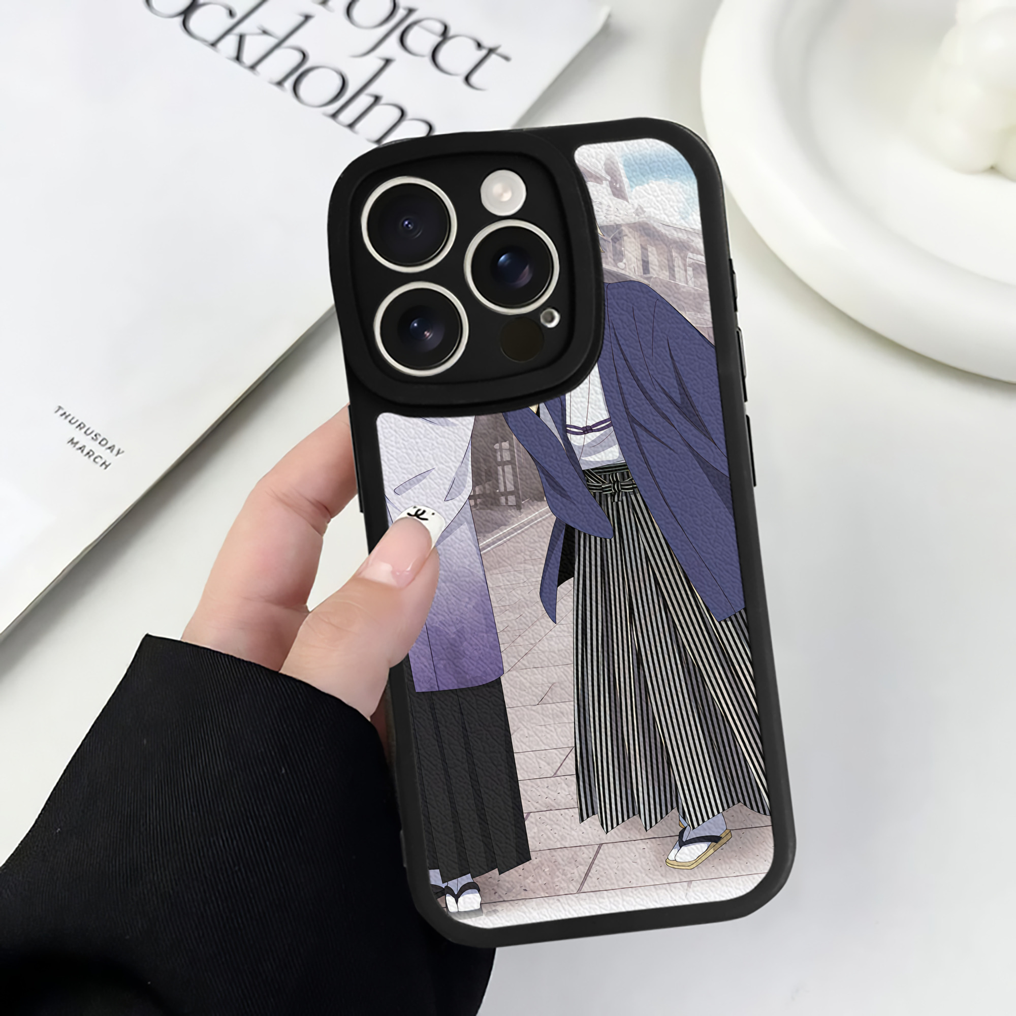 （画像用） 文豪ストレイドッグス Bungo Stray Dogs 【iPhone 16シリーズ対応】シリコンスマホケース（レザー調） 材質：シリコン